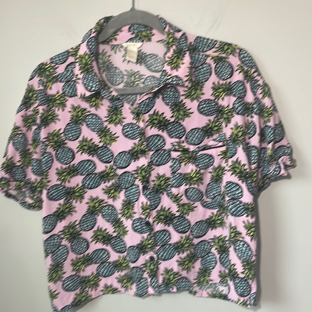 Forever 21 pink Pineapple Shirt size large Lounge top Fruit Preppy